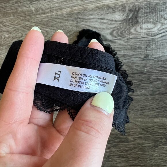 Black Lace Halter Bralette - Picture 3 of 3